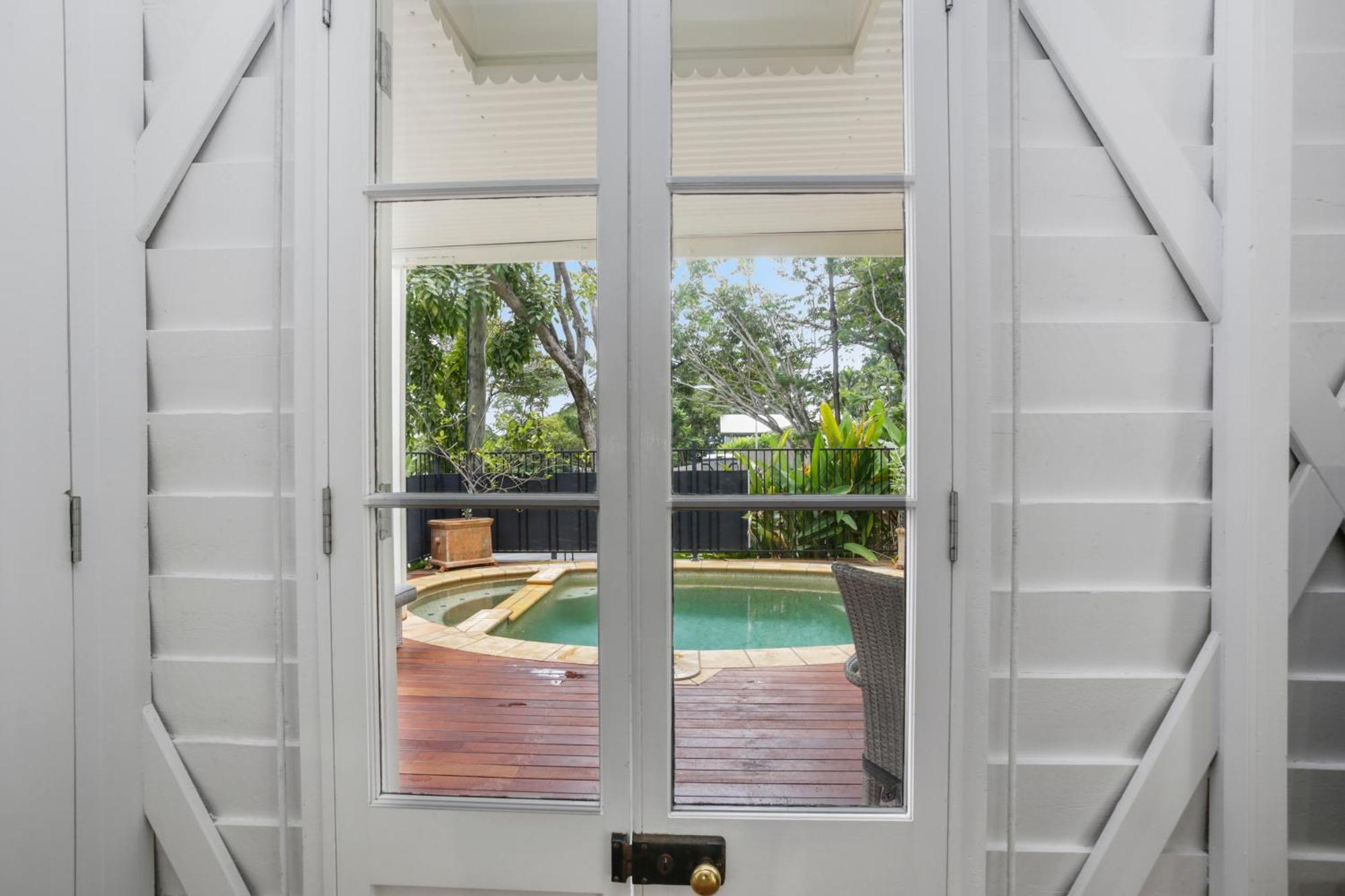 Port Douglas Cottage & Lodge Dış mekan fotoğraf