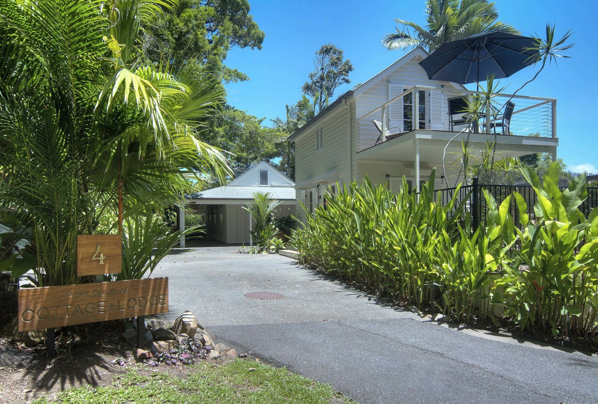 Port Douglas Cottage & Lodge Dış mekan fotoğraf